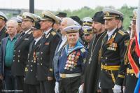 У памятника погибшим кораблям установили памятные плиты.